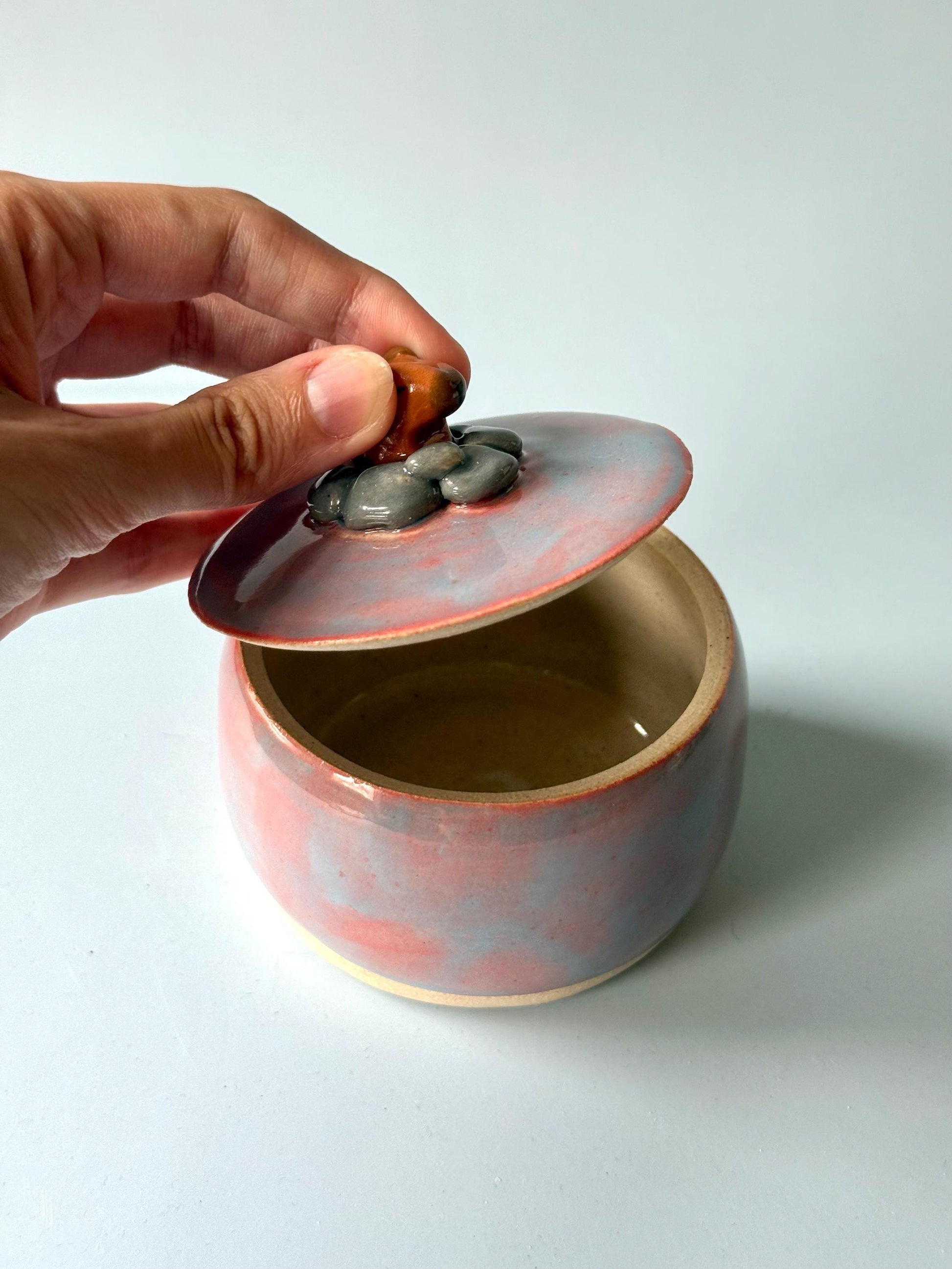 Capybara Hot Spring Ceramic Jar / Pot